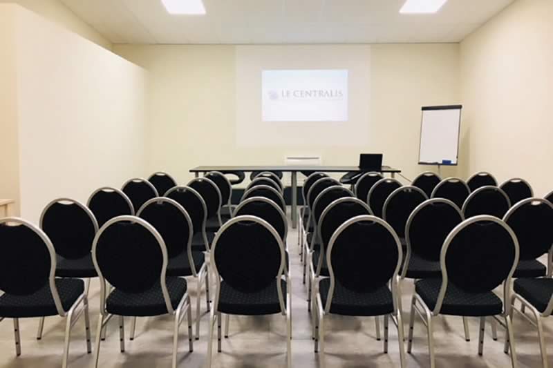 LE-CENTRALIS_Location-bureau-st-marcellin-–-Local-Isere_Salle-de-reunion